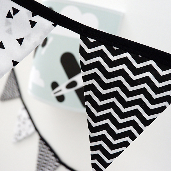 chaos beloning item Slinger stof triangel met zigzag zwart en wit | ANNIdesign