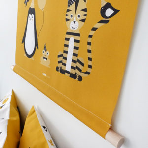 Textielposter Feestbeest oker geel ANNIdesign 02