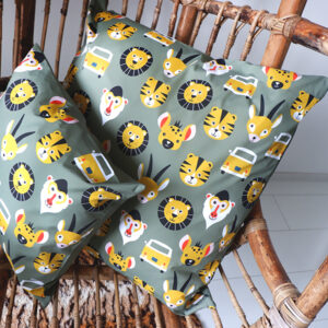 Kussen XL Safari olijf groen ANNIdesign 02