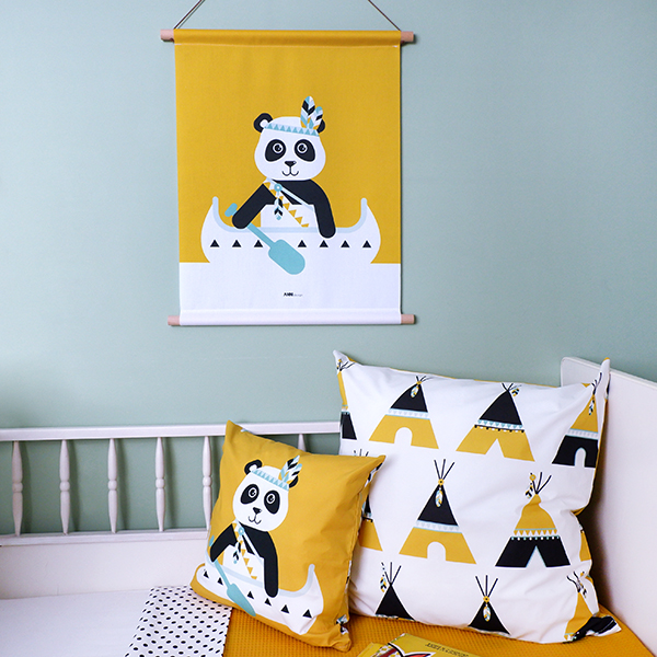 Textielposter Indiaan Panda oker geel ANNIdesign 01